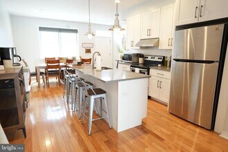 341 Cantrell St in Philadelphia, PA - Building Photo - Building Photo