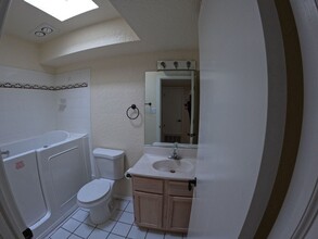 2062 Pinecone Way in Las Cruces, NM - Building Photo - Building Photo