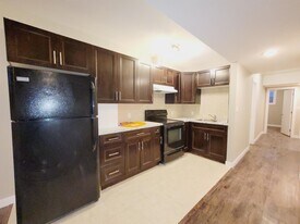 11637-11125 125 St NW in Edmonton, AB - Building Photo