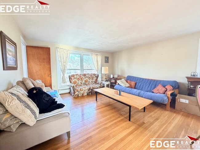 94 Nottinghill Rd, Unit 2 in Boston, MA - Foto de edificio - Building Photo