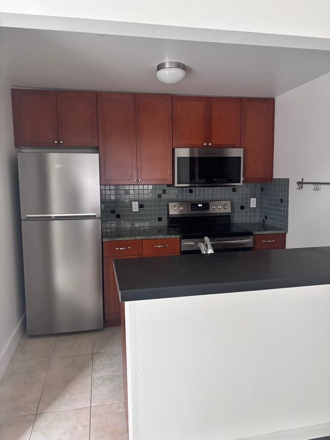 3008 N Narrows Dr, Unit A304 in Tacoma, WA - Foto de edificio - Building Photo