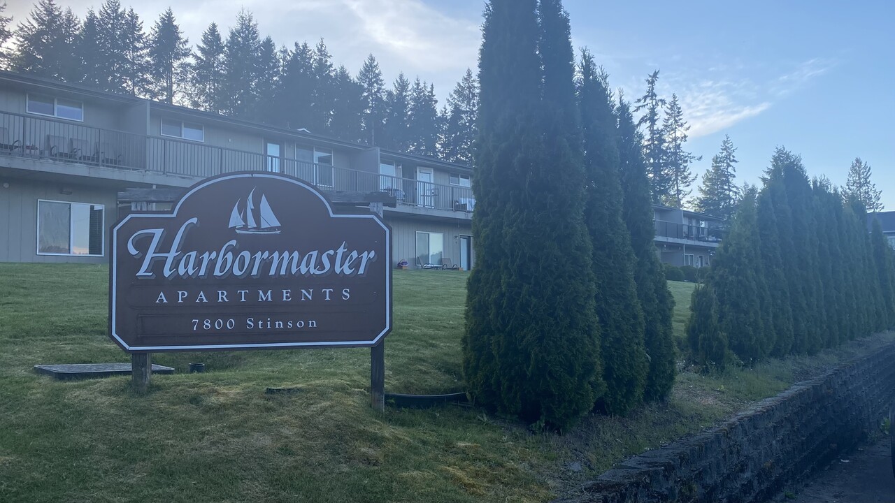 7800 Stinson Ave, Unit 3 in Gig Harbor, WA - Foto de edificio