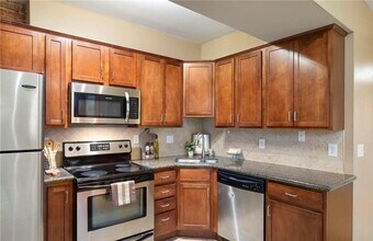 200 E 43rd St in Kansas City, MO - Building Photo - Building Photo