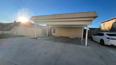 717 E Boone St in Santa Maria, CA - Building Photo - Building Photo