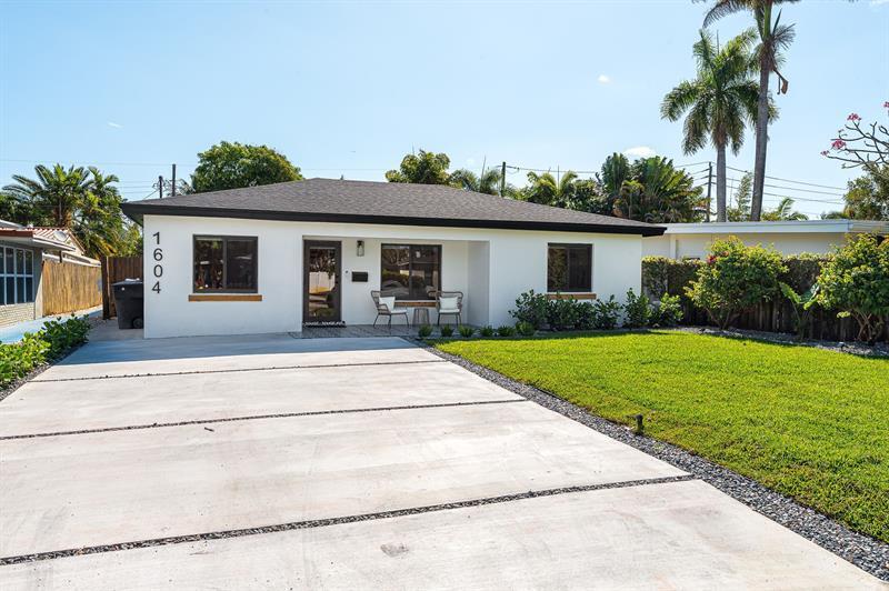 1604 NE 16th Ave in Fort Lauderdale, FL - Foto de edificio