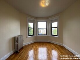 1152 Commonwealth Ave in Boston, MA - Building Photo