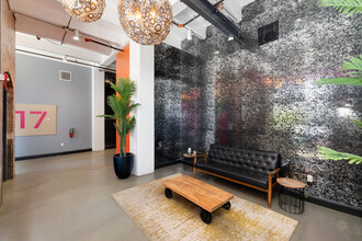 Spring Lofts in Philadelphia, PA - Building Photo - Lobby