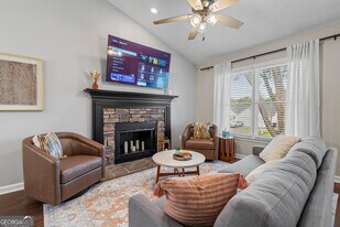 13 Huntcliff Dr in Cartersville, GA - Building Photo