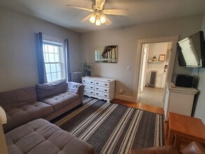 14 Greystone St, Unit 2 in Quincy, MA - Building Photo - Building Photo