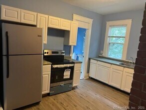 1605 Chapel St in New Haven, CT - Building Photo - Building Photo