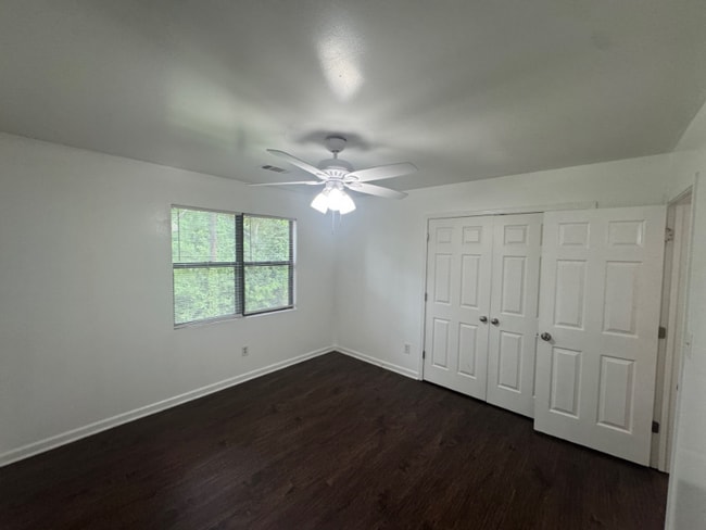 393 Annie St in Scottdale, GA - Foto de edificio - Building Photo