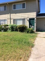 1316-1318 Val Dr in Marysville, CA - Building Photo