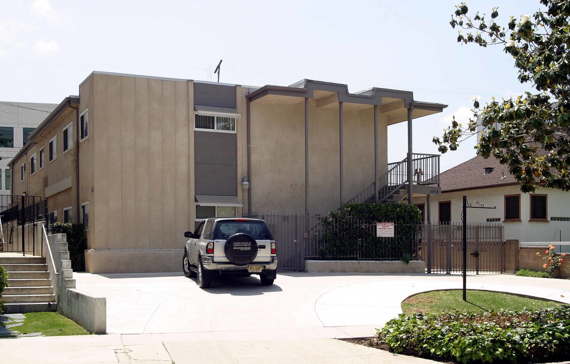 Sherman Oaks Moorpark Apartments Photo