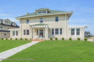 32 Inlet Terrace in Belmar, NJ - Building Photo - Building Photo