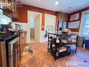 25 Burton St, Unit 2 in Boston, MA - Building Photo - Building Photo