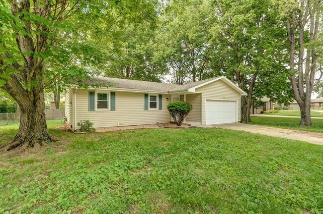 1270 E Rockhill St in Springfield, MO - Building Photo - Building Photo