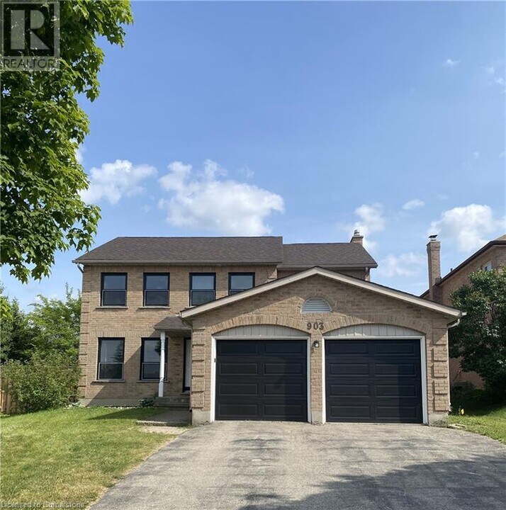 903 Glasgow St in Kitchener, ON - Building Photo