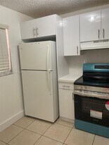 19825 SW 114th Ave in Miami, FL - Building Photo