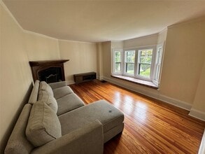 9 Vine St in Bronxville, NY - Building Photo - Building Photo
