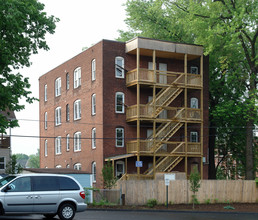 54 Cumberland in Springfield, MA - Foto de edificio - Building Photo