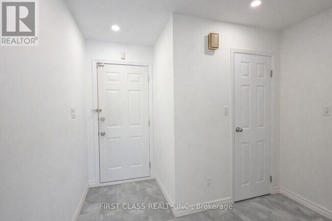 62 Truro Crescent in Toronto, ON - Building Photo - Building Photo