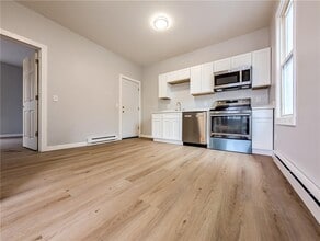 99 Walnut St in East Providence, RI - Building Photo - Building Photo