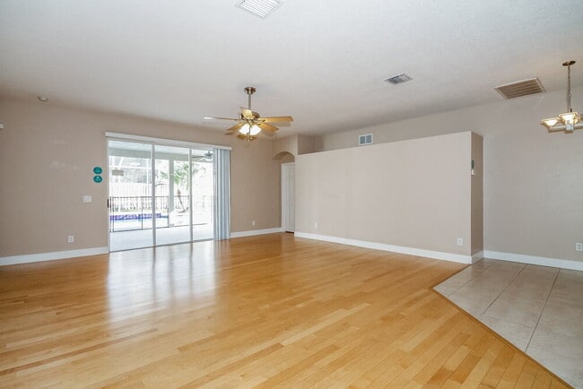 5903 Browder Rd in Tampa, FL - Building Photo - Building Photo