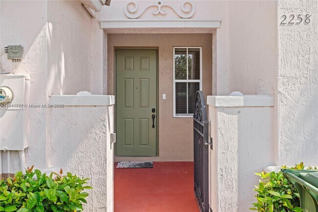 2258 NE 42nd Ave in Homestead, FL - Building Photo - Building Photo