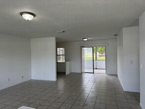 710 NW Airoso Blvd in Port St. Lucie, FL - Building Photo - Building Photo