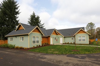 4685 Sunnyside Rd SE in Salem, OR - Building Photo - Building Photo