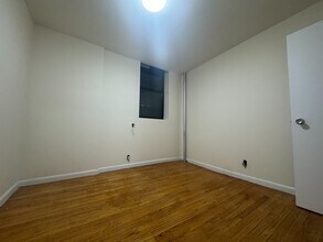 410 W 46th St, Unit 4C in New York, NY - Building Photo - Building Photo