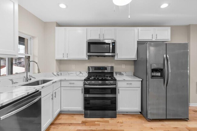 118 N Curley St in Baltimore, MD - Building Photo - Building Photo