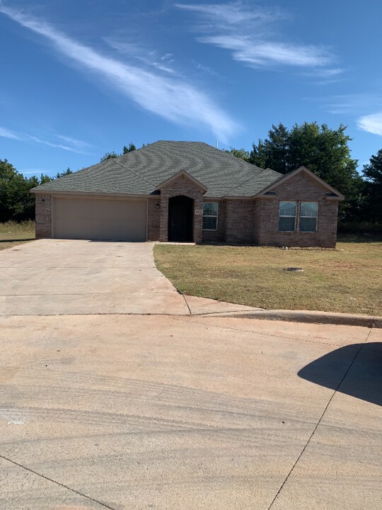 2424 Posse Trl in Stillwater, OK - Building Photo
