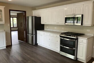 16401 Sherwood Dr in Orland Park, IL - Building Photo - Building Photo