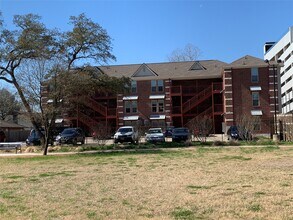 300 Spruce St in College Station, TX - Building Photo - Building Photo