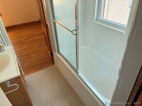 88 Thompson St in New Haven, CT - Building Photo - Building Photo