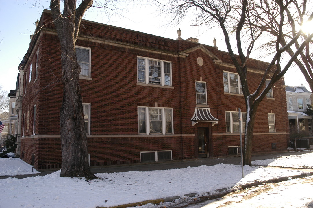 4055 N Hermitage Ave in Chicago, IL - Foto de edificio