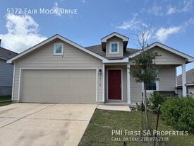 5372 Fair Moon Dr in Bulverde, TX - Building Photo