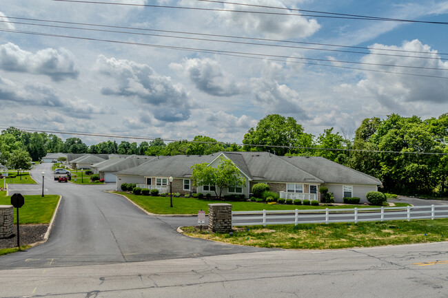 185 Groveport Pike in Canal Winchester, OH - Foto de edificio - Building Photo