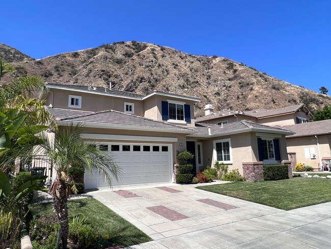 19 Moonridge Ct in Azusa, CA - Foto de edificio - Building Photo