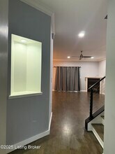 5012 Kames Square in Louisville, KY - Foto de edificio - Building Photo