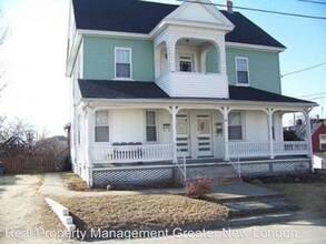 49 High St in Killingly, CT - Foto de edificio - Building Photo