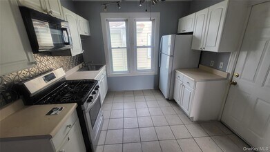 107 Smith St in Poughkeepsie, NY - Building Photo - Building Photo