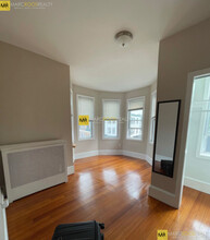 241 Maverick St, Unit 3 in Boston, MA - Building Photo - Building Photo