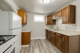 231 W Follett St in Fond du Lac, WI - Foto de edificio - Building Photo