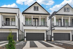 910 W 21st St in Houston, TX - Building Photo