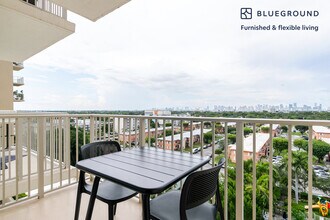 987 SW 37th Ave in Miami, FL - Building Photo - Building Photo