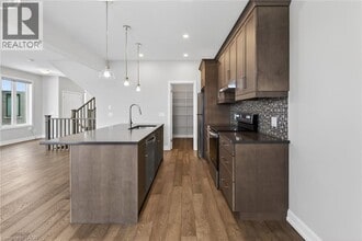 3951 Mitchell Cres in Fort Erie, ON - Building Photo - Building Photo