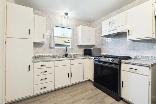 property at 1147 Du Barry Ln