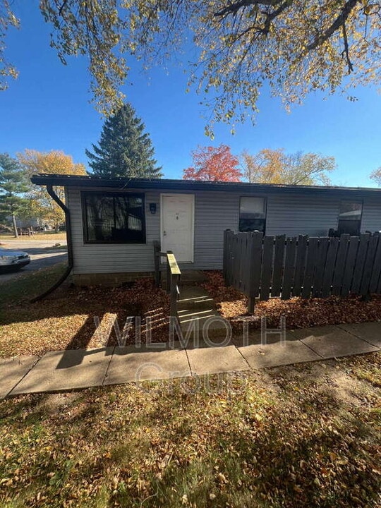 2000 Indianapolis Rd in Crawfordsville, IN - Foto de edificio